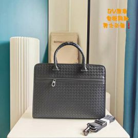 Picture for category Bottega Veneta Mens Bags